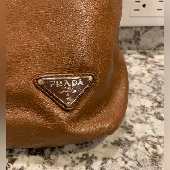 Brown leather Prada bag. - Picture 2 of 12
